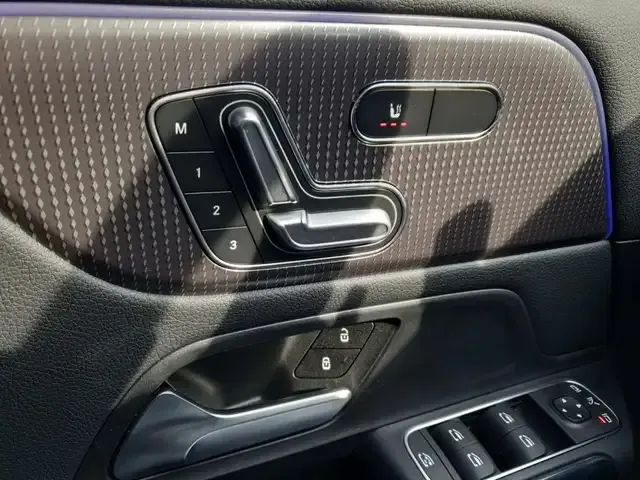 Mercedes-Benz EQA 300
