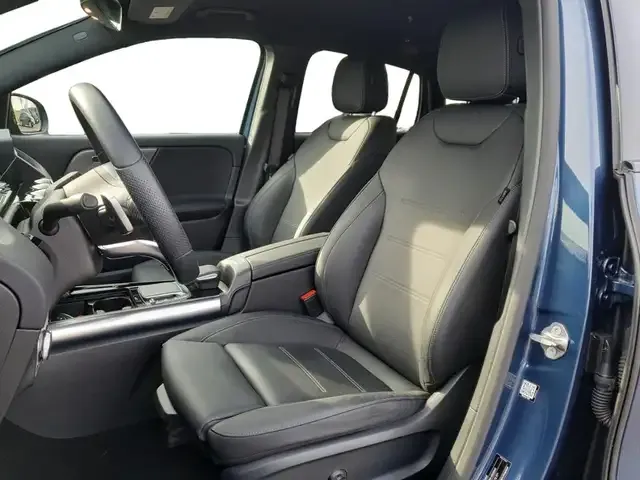 Mercedes-Benz EQA 300