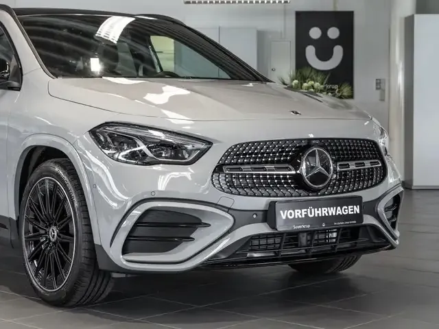 Mercedes-Benz GLA 200