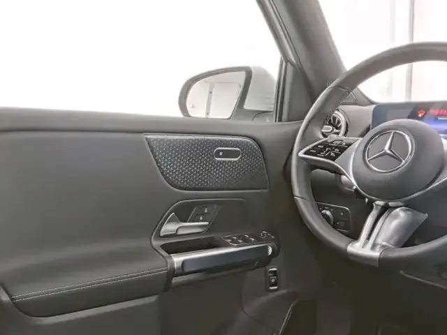 Mercedes-Benz EQB 350
