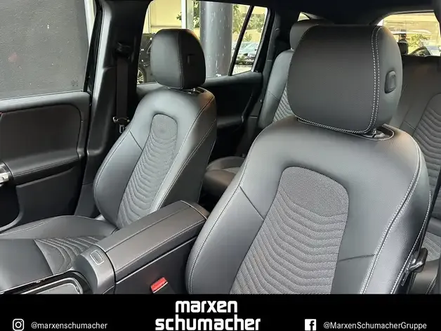 Mercedes-Benz EQB 300