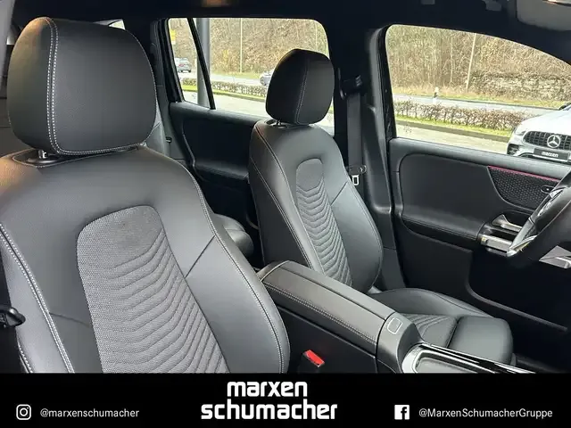 Mercedes-Benz EQB 300