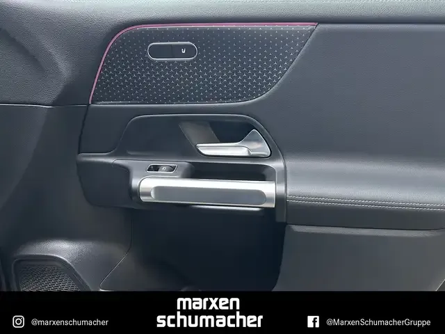 Mercedes-Benz EQB 300