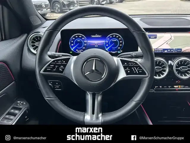 Mercedes-Benz EQB 300