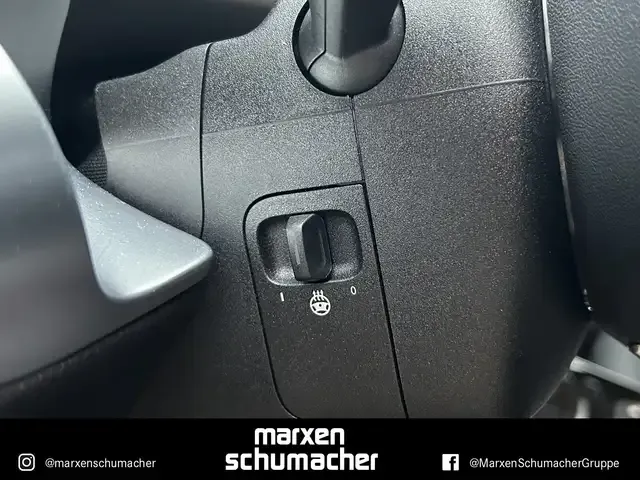 Mercedes-Benz EQB 300