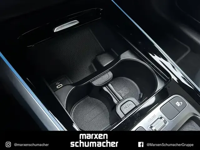 Mercedes-Benz EQB 300