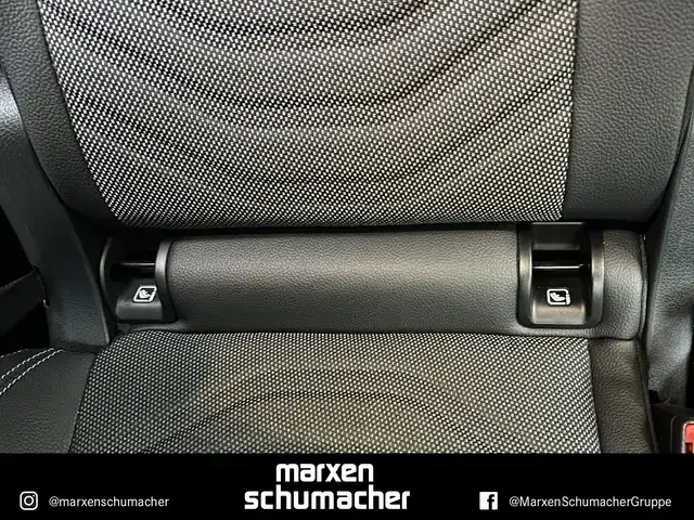 Mercedes-Benz EQB 300