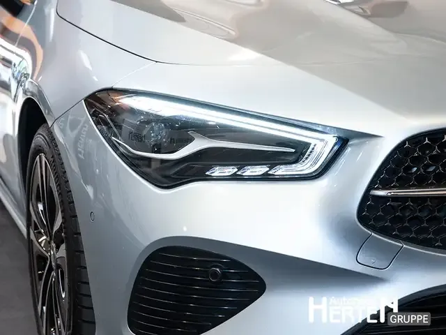 Mercedes-Benz CLA 180