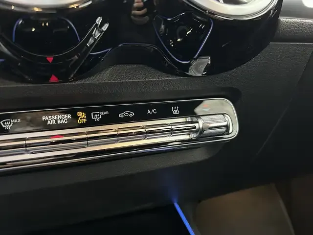 Mercedes-Benz EQB 300