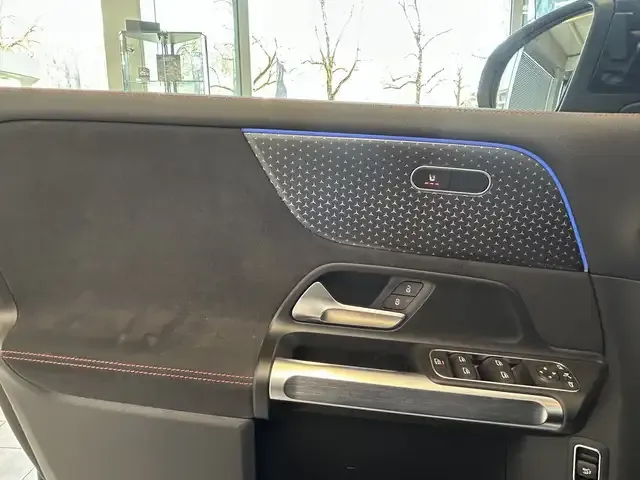 Mercedes-Benz EQB 300