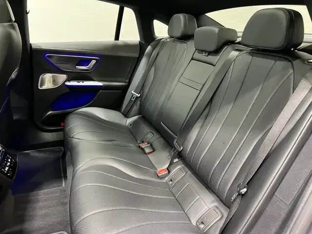 Mercedes-Benz EQE 300