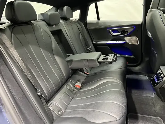 Mercedes-Benz EQE 300