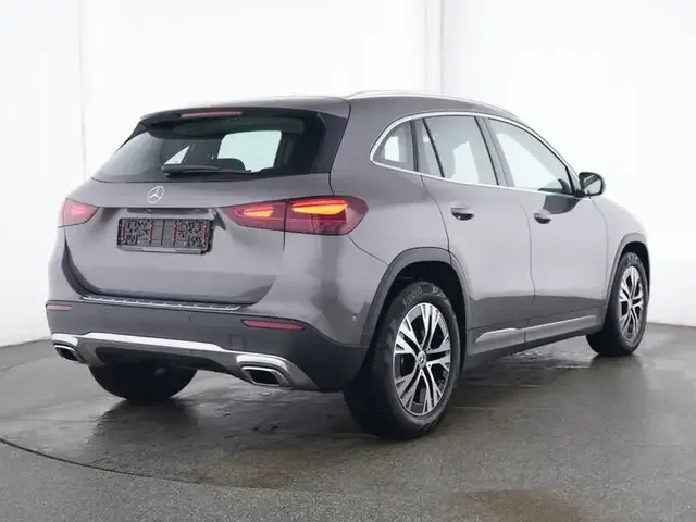 Mercedes-Benz GLA 180