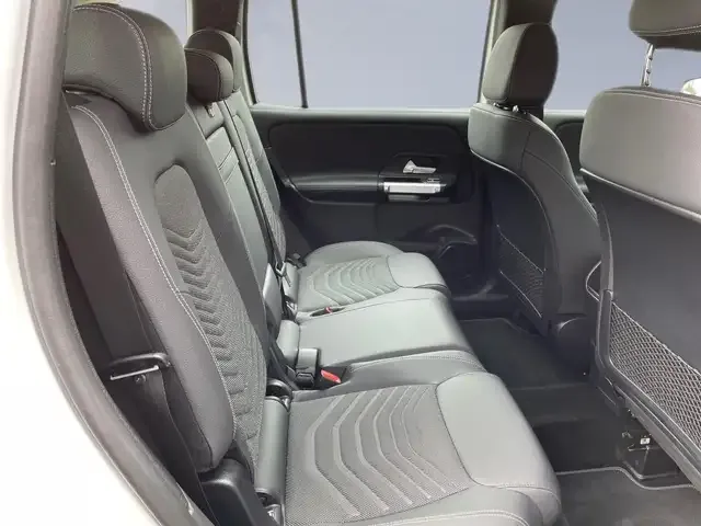 Mercedes-Benz GLB 180