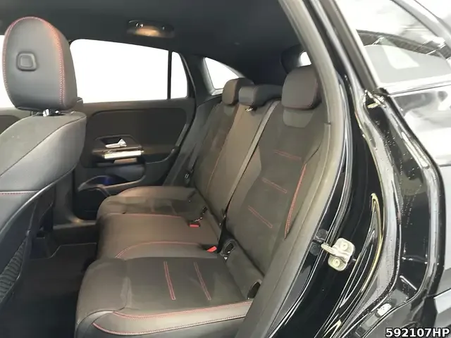 Mercedes-Benz GLA 220