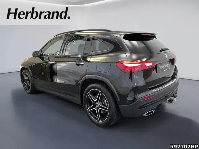 Mercedes-Benz GLA 220