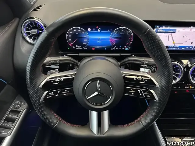 Mercedes-Benz GLA 220
