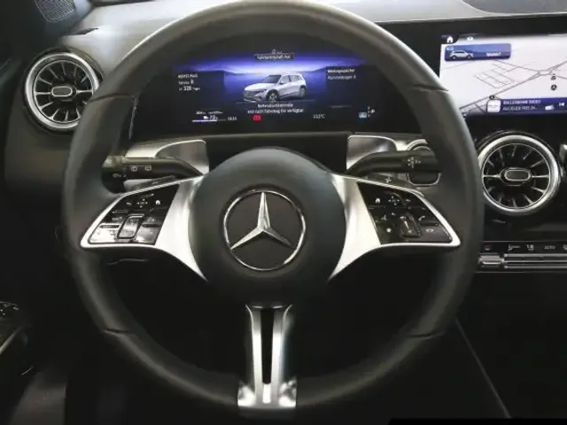 Mercedes-Benz EQB 300