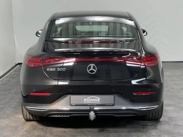 Mercedes-Benz EQE 300
