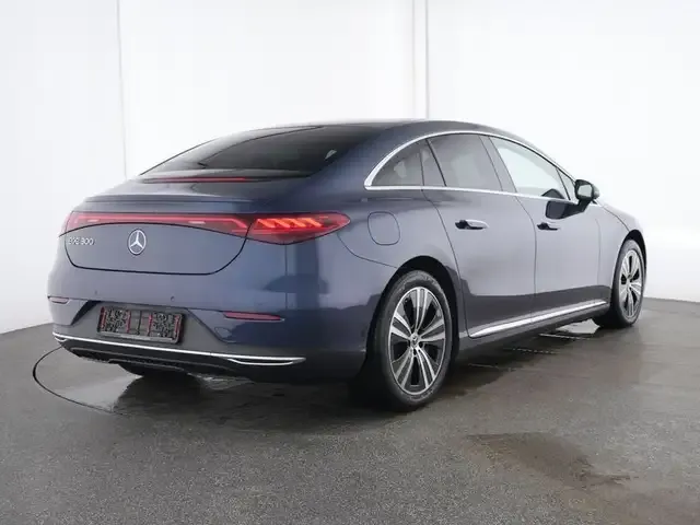 Mercedes-Benz EQE 300