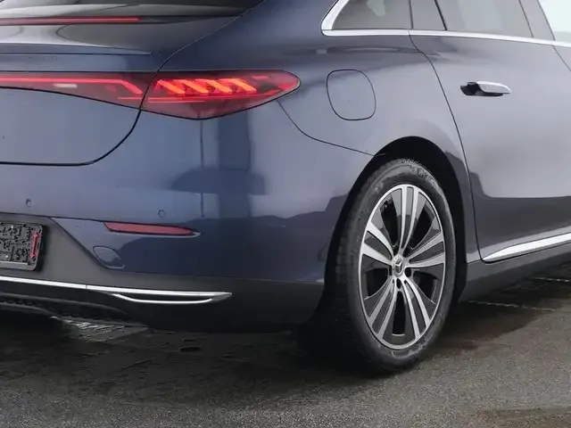 Mercedes-Benz EQE 300
