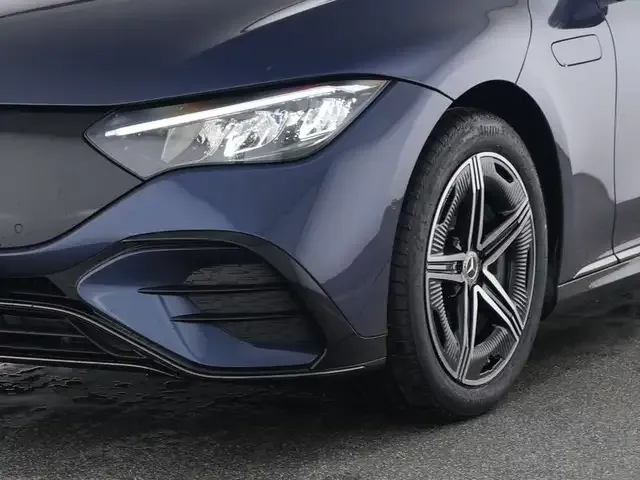 Mercedes-Benz EQE 300