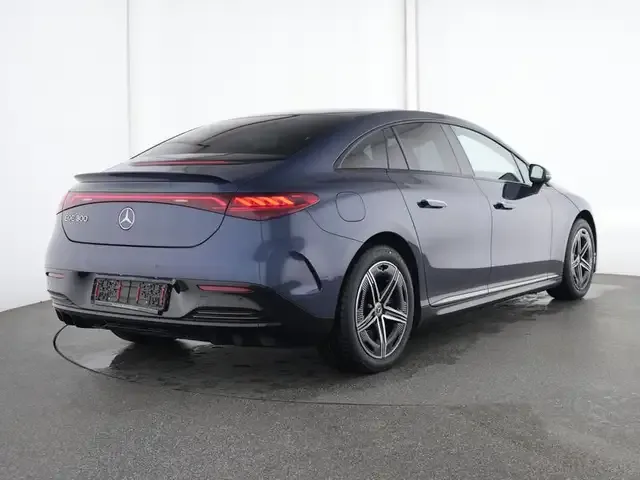Mercedes-Benz EQE 300