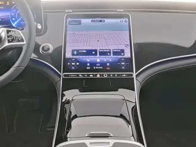 Mercedes-Benz EQE 300