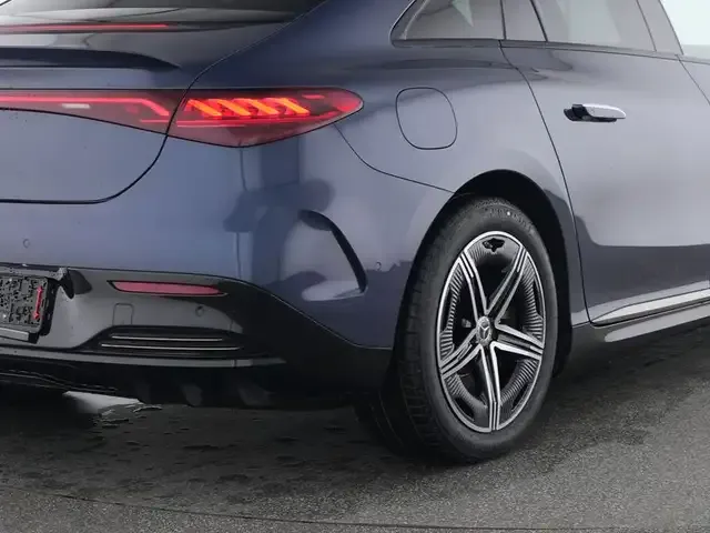 Mercedes-Benz EQE 300