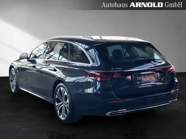 Mercedes-Benz E 200