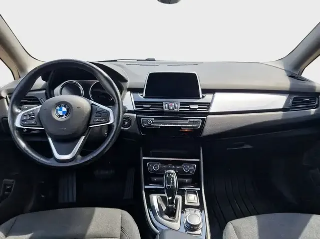 BMW 220