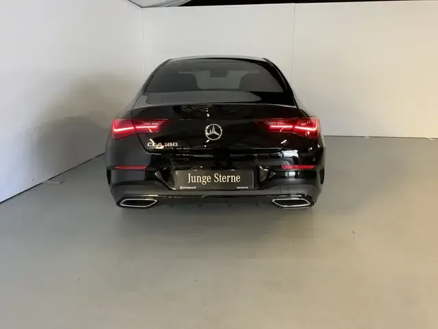 Mercedes-Benz CLA 180