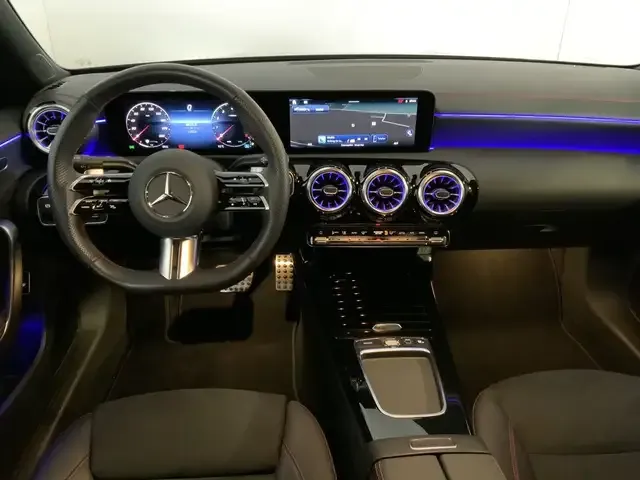 Mercedes-Benz CLA 180