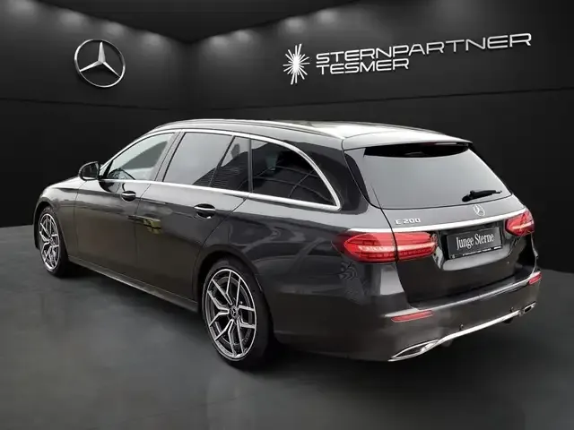 Mercedes-Benz E 200