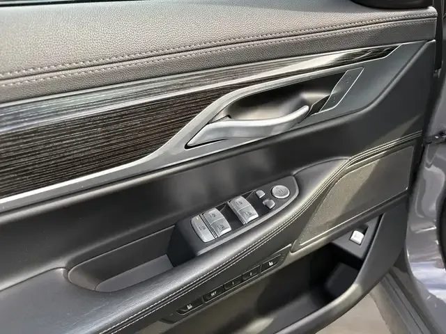 BMW 740