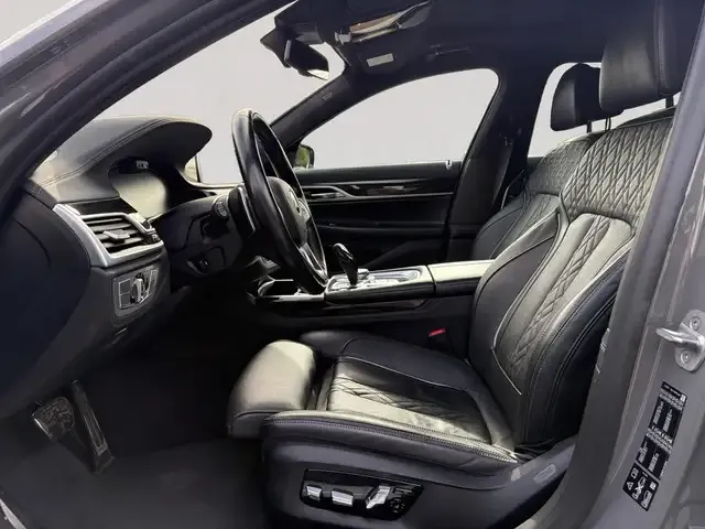 BMW 740