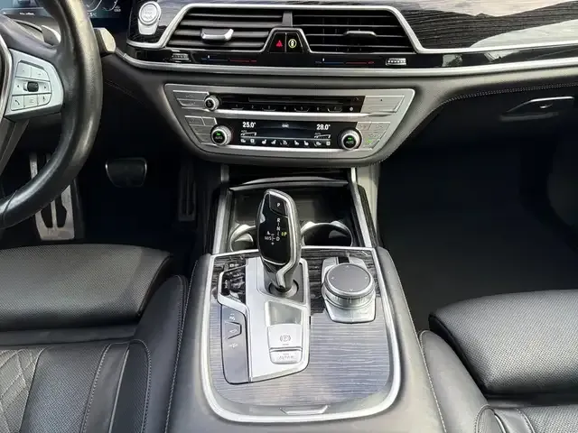 BMW 740