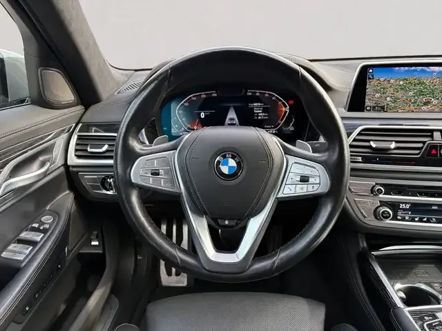BMW 740