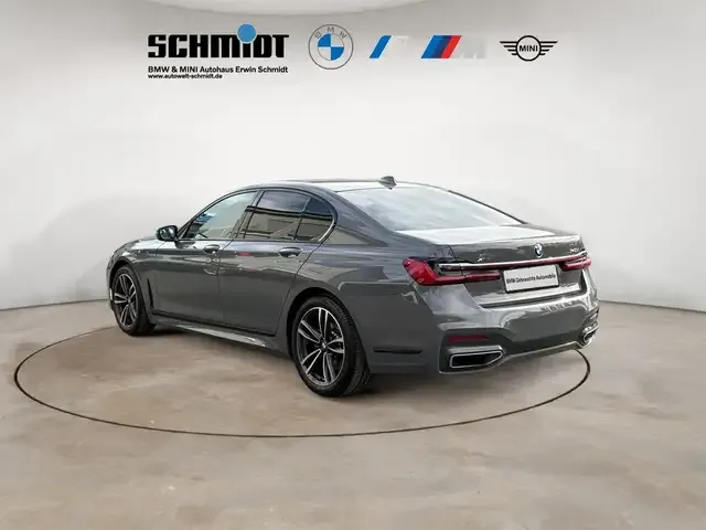 BMW 740