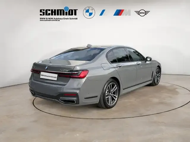 BMW 740