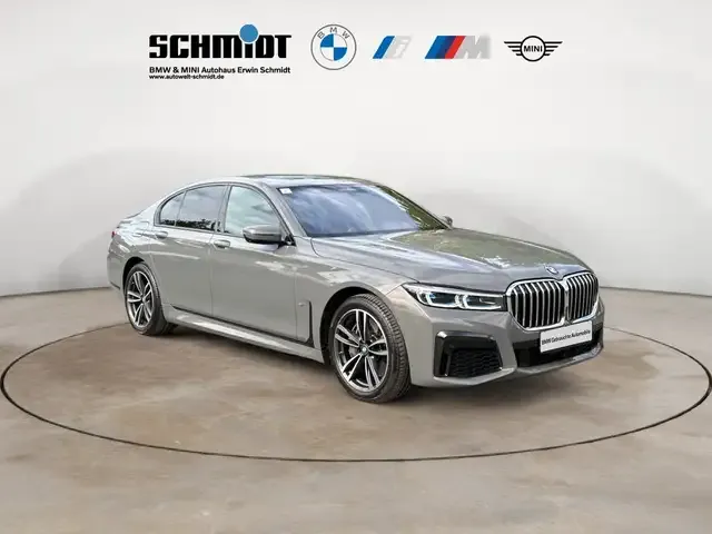 BMW 740