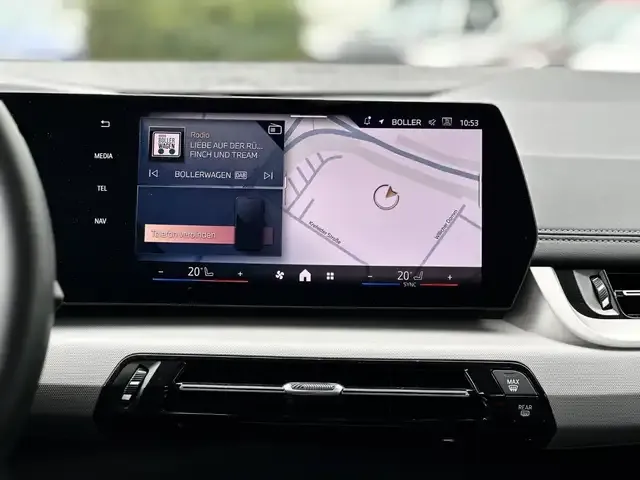 BMW 218