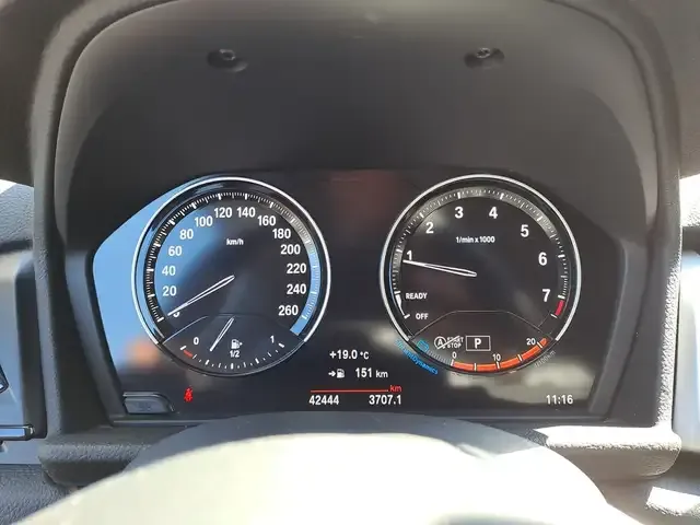 BMW 220