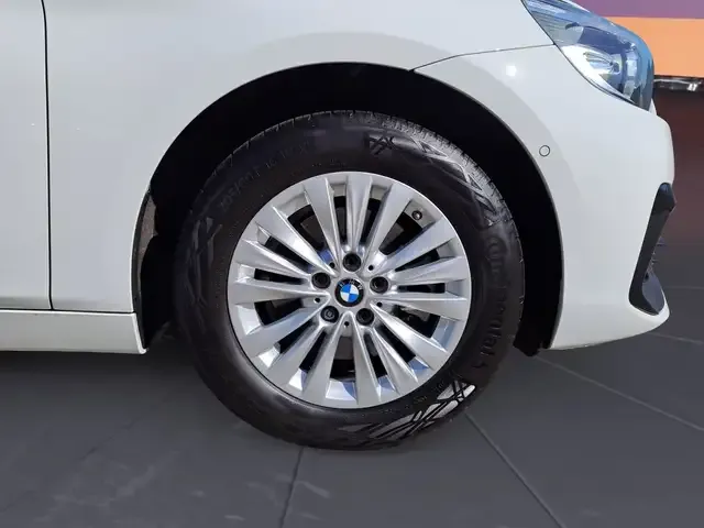 BMW 220
