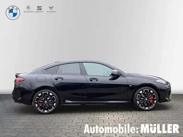 BMW 235