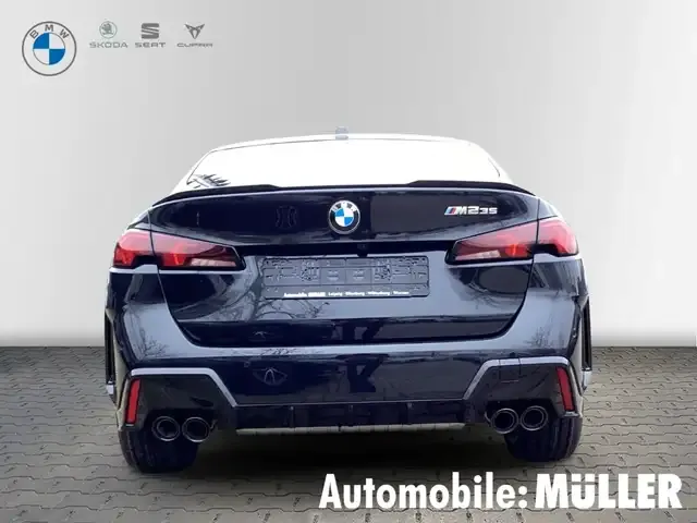 BMW 235