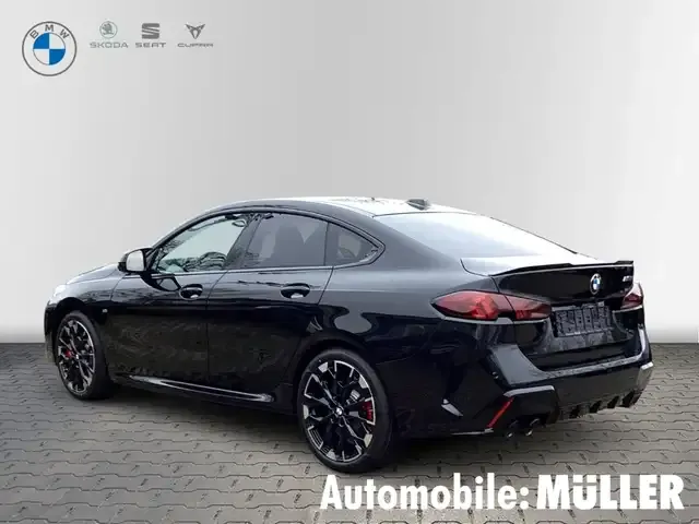 BMW 235