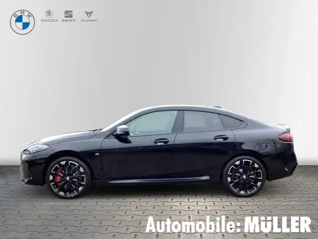 BMW 235