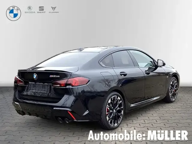 BMW 235