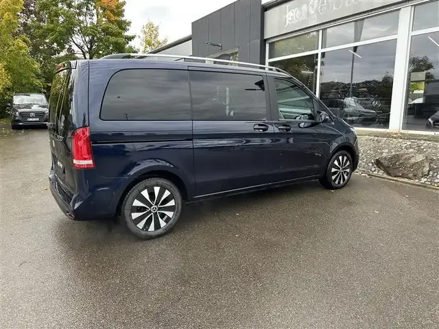 Mercedes-Benz V 250